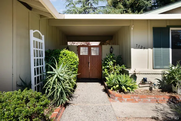 Property Slideshow image 2 of 34 | 7129 oak leaf dr, Santa Rosa, CA, 95409