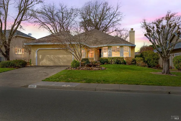 Property Slideshow image 2 of 62 | 8151 oakmont dr, Santa Rosa, CA, 95409