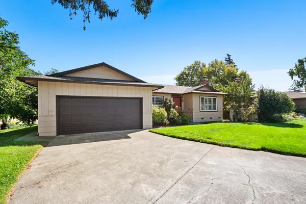 Property Slideshow image 3 of 59 | 175 temelec cir, Sonoma, CA, 95476