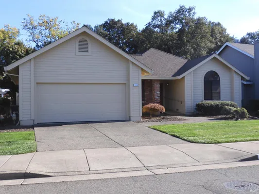 Property Slideshow image 2 of 36 | 356 singing brook cir, Santa Rosa, CA, 95409