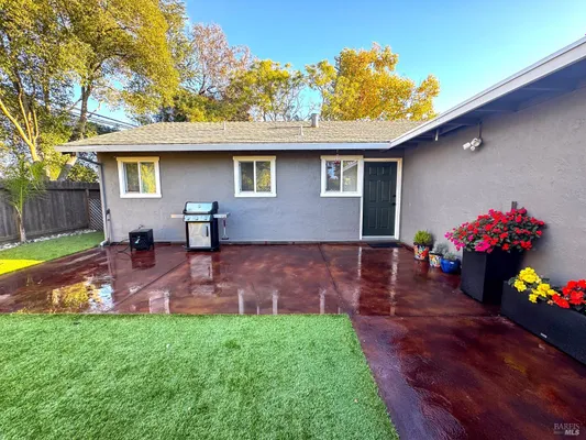 Property Slideshow image 2 of 19 | 25 temelec cir, Sonoma, CA, 95476