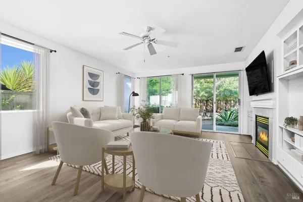 Property Slideshow image 2 of 40 | 124 wisteria cir, Cloverdale, CA, 95425