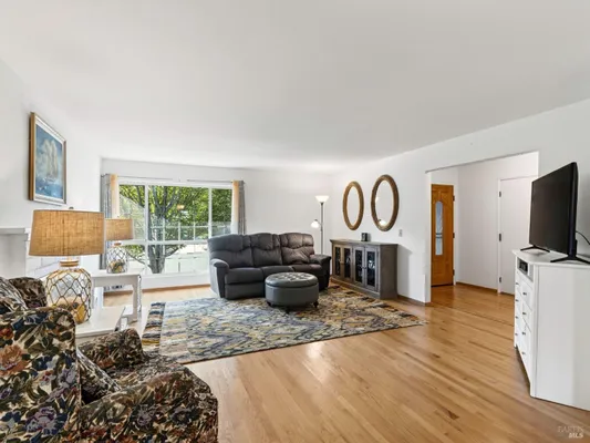 Property Slideshow image 3 of 58 | 330 orchard st, Healdsburg, CA, 95448