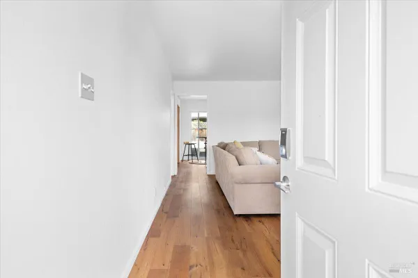 Property Slideshow image 3 of 25 | 1421 oak cir, Healdsburg, CA, 95448