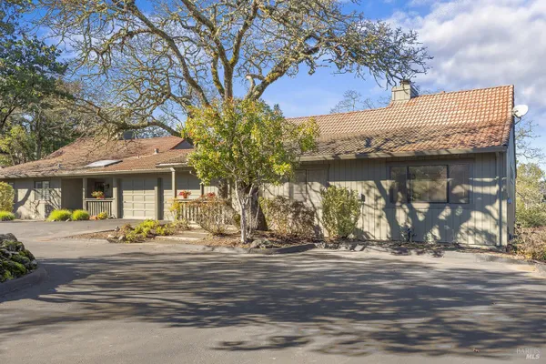 Property Slideshow image 2 of 38 | 11 oak forest ln, Santa Rosa, CA, 95409