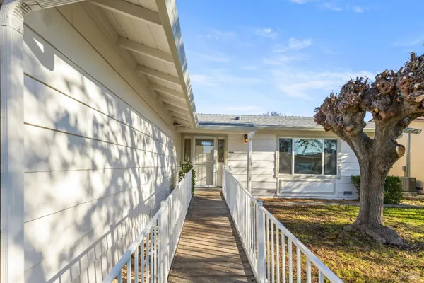 Property Slideshow image 2 of 39 | 119 carlsbad cir, Vacaville, CA, 95687