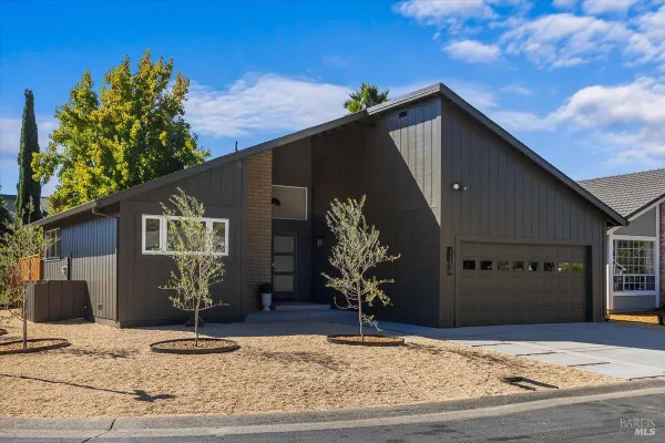 Property Slideshow image 2 of 34 | 1158 hillside dr, Healdsburg, CA, 95448