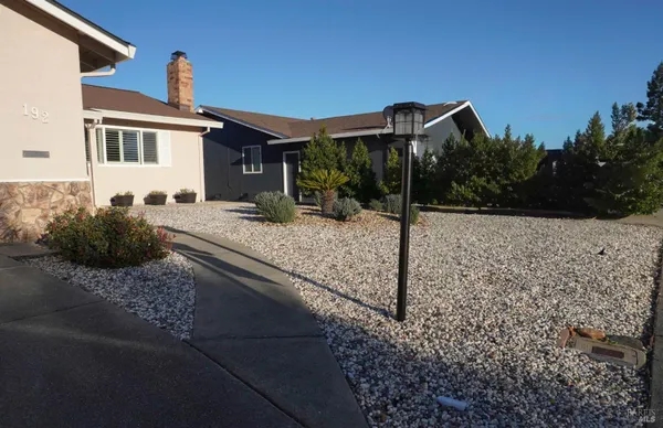 Property Slideshow image 3 of 40 | 192 carlsbad cir, Vacaville, CA, 95687