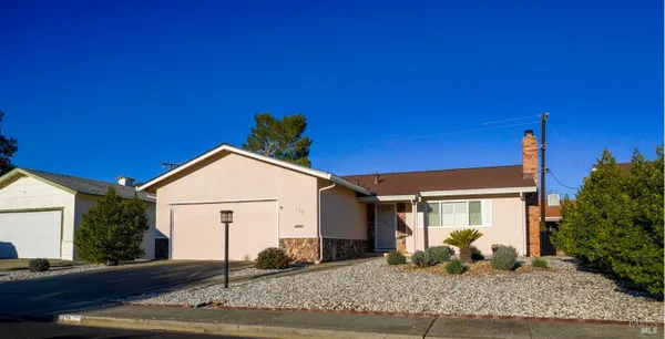 Property Slideshow image 2 of 40 | 192 carlsbad cir, Vacaville, CA, 95687