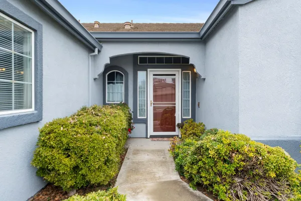 Property Slideshow image 3 of 39 | 672 meadowbrook ln, Rio Vista, CA, 94571