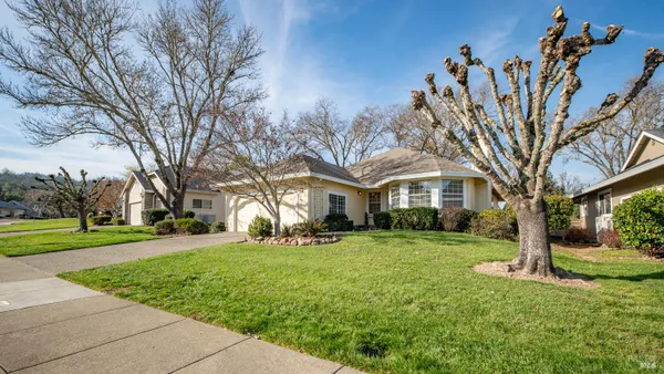 Property Slideshow image 2 of 67 | 8151 oakmont dr, Santa Rosa, CA, 95409