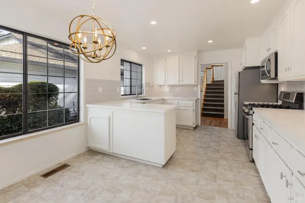 Property Slideshow image 2 of 32 | 229 s temelec cir, Sonoma, CA, 95476