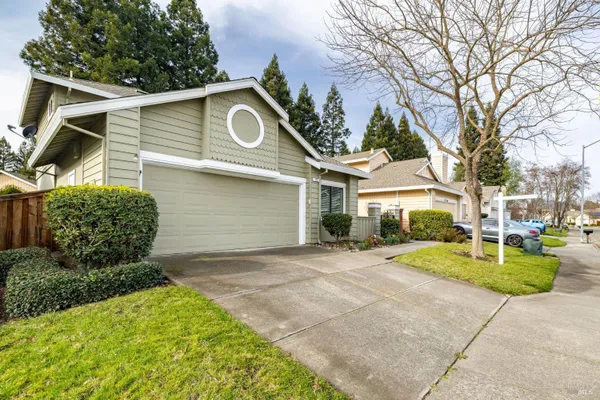 Property Slideshow image 3 of 70 | 172 s temelec cir, Sonoma, CA, 95476