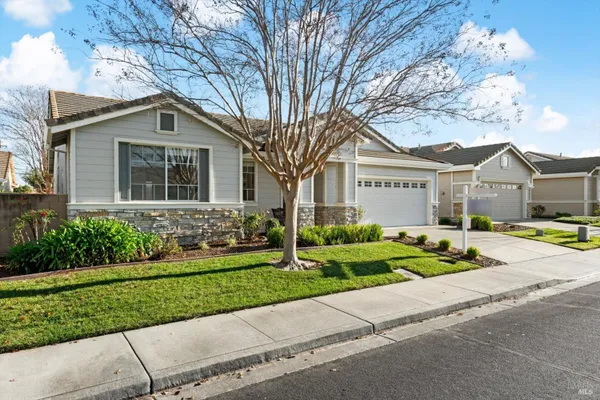 Property Slideshow image 2 of 44 | 149 currant ln, Vacaville, CA, 95687