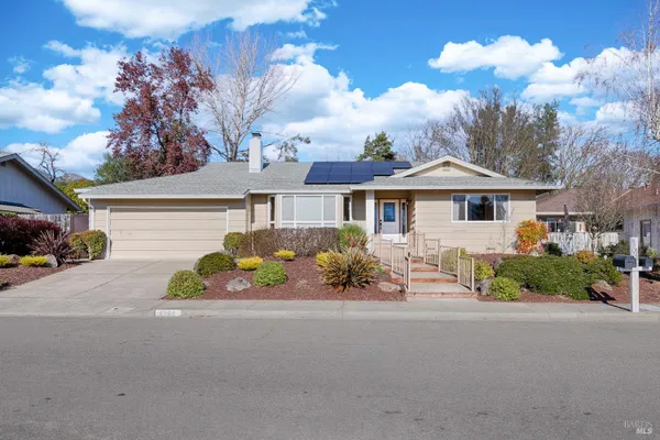 Property Slideshow image 2 of 35 | 8902 oak trail dr, Santa Rosa, CA, 95409