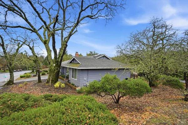 Property Slideshow image 3 of 26 | 6480 meadowridge dr, Santa Rosa, CA, 95409