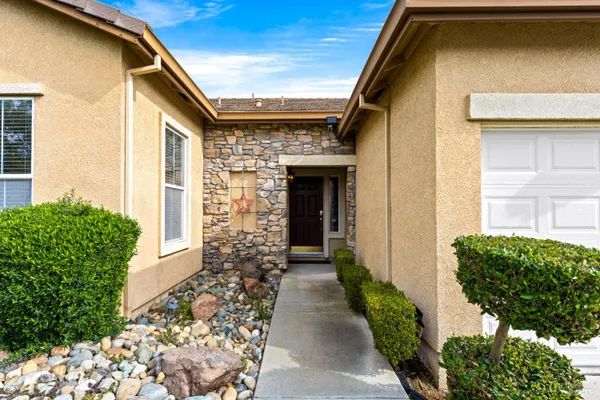 Property Slideshow image 3 of 52 | 210 southern hills dr, Rio Vista, CA, 94571