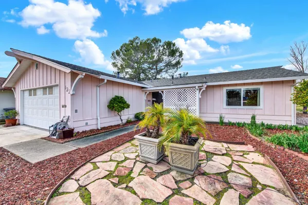 Property Slideshow image 2 of 69 | 122 isle royale cir, Vacaville, CA, 95687