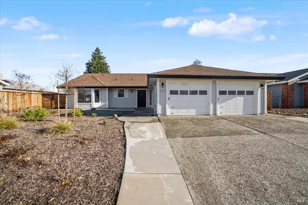 Property Slideshow image 3 of 47 | 580 yellowstone dr, Vacaville, CA, 95687