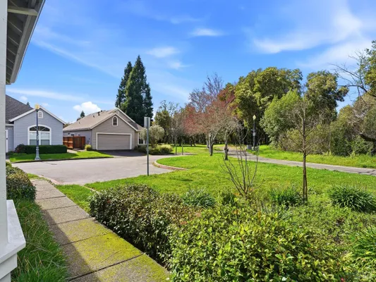 Property Slideshow image 2 of 28 | 753 pearl bailey ct, Windsor, CA, 95492