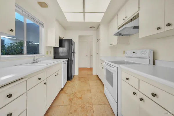 Property Slideshow image 2 of 42 | 331 pythian rd, Santa Rosa, CA, 95409