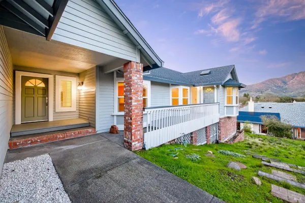 Property Slideshow image 3 of 61 | 405 crestridge pl, Santa Rosa, CA, 95409