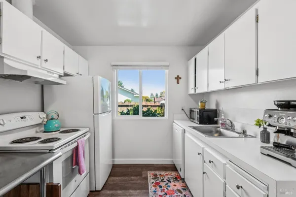 Property Slideshow image 2 of 30 | 1366 mission dr, Sonoma, CA, 95476