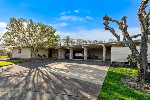 Property Slideshow image 2 of 51 | 497 oak vista pl, Santa Rosa, CA, 95409