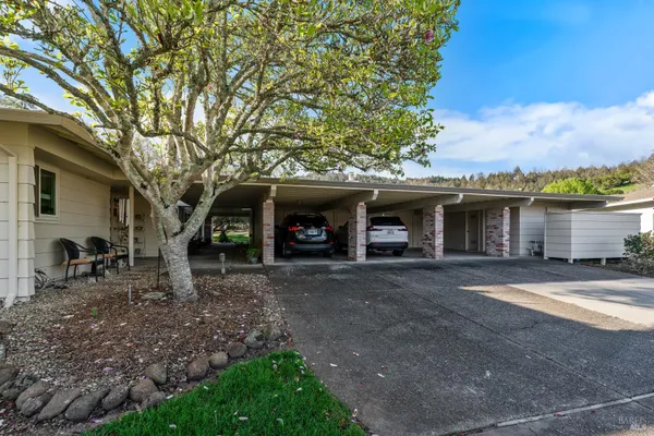 Property Slideshow image 3 of 51 | 497 oak vista pl, Santa Rosa, CA, 95409