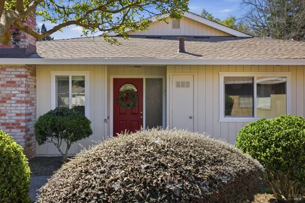 Property Slideshow image 2 of 52 | 43 aspen meadows cir, Santa Rosa, CA, 95409