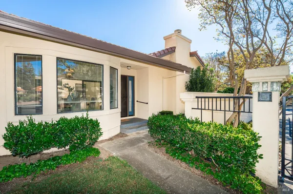 Property Slideshow image 3 of 45 | 80 fountain grove cir, Napa, CA, 94558