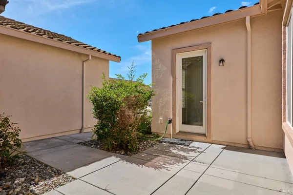 Property Slideshow image 3 of 39 | 604 american falls dr, Rio Vista, CA, 94571