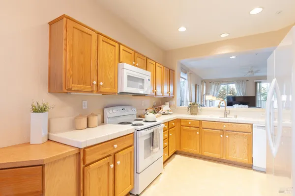 Property Slideshow image 2 of 26 | 274 red mountain dr, Cloverdale, CA, 95425