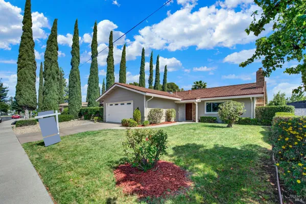 Property Slideshow image 2 of 86 | 442 yellowstone dr, Vacaville, CA, 95687