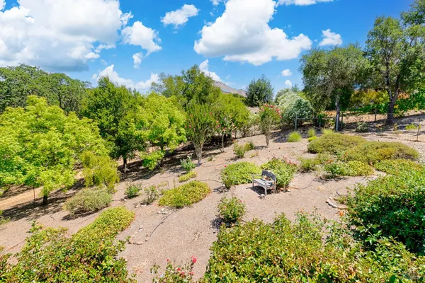 Property Slideshow image 3 of 26 | 6271 meadowstone dr, Santa Rosa, CA, 95409