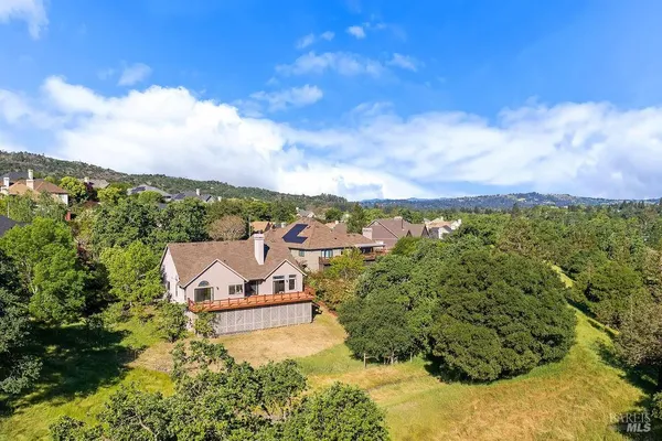 Property Slideshow image 2 of 26 | 6271 meadowstone dr, Santa Rosa, CA, 95409