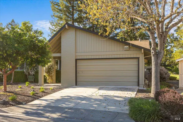 Property Slideshow image 3 of 41 | 411 twin lakes cir, Santa Rosa, CA, 95409