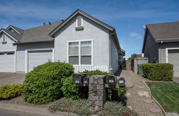 Property Slideshow image 2 of 28 | 741 tommy dorsey ct, Windsor, CA, 95492