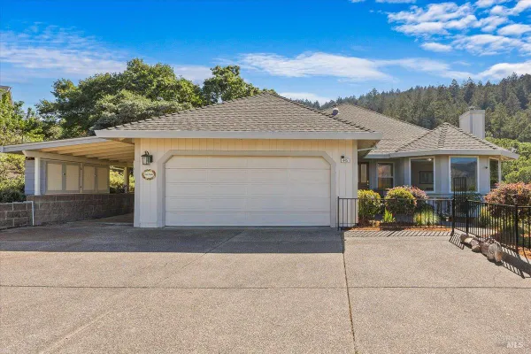 Property Slideshow image 2 of 48 | 445 crestridge pl, Santa Rosa, CA, 95409