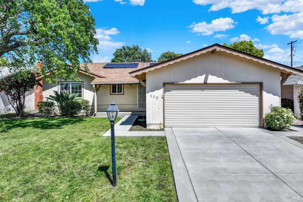 Property Slideshow image 2 of 70 | 117 carlsbad cir, Vacaville, CA, 95687