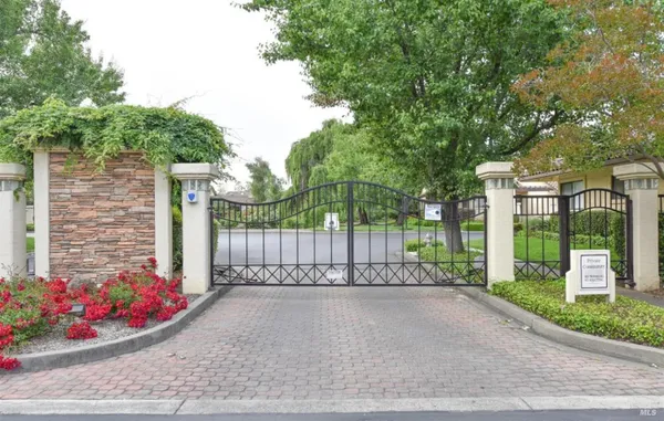 Property Slideshow image 2 of 45 | 79 fountain grove cir, Napa, CA, 94558