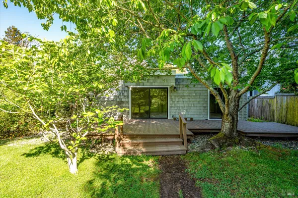 Property Slideshow image 2 of 48 | 21350 via colombard, Sonoma, CA, 95476