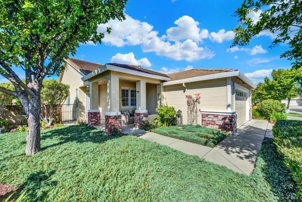 Property Slideshow image 3 of 72 | 367 bartlett ln, Vacaville, CA, 95687