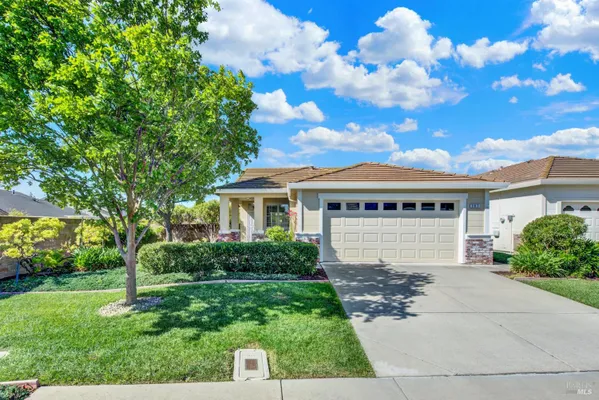 Property Slideshow image 2 of 72 | 367 bartlett ln, Vacaville, CA, 95687