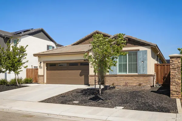 Property Slideshow image 3 of 60 | 185 morning glory ln, Dixon, CA, 95620