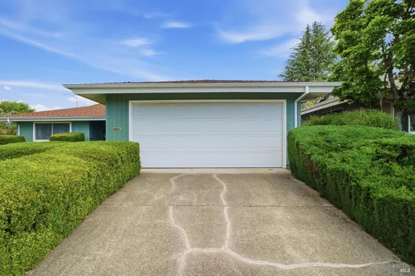 Property Slideshow image 2 of 34 | 7009 fairfield dr, Santa Rosa, CA, 95409