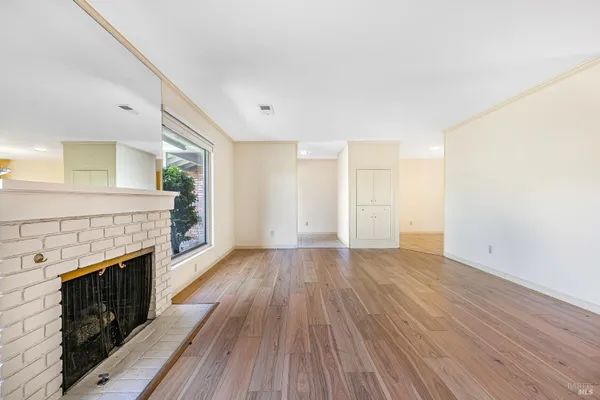 Property Slideshow image 2 of 33 | 20 glengreen st, Santa Rosa, CA, 95409