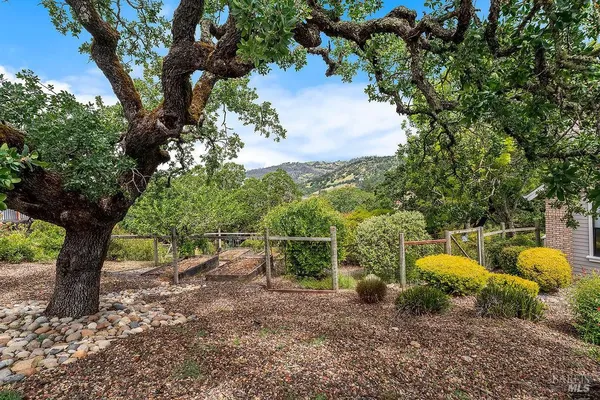 Property Slideshow image 2 of 60 | 6283 meadowbreeze ct, Santa Rosa, CA, 95409