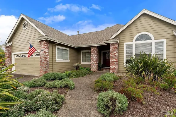 Property Slideshow image 2 of 43 | 6252 meadowstone dr, Santa Rosa, CA, 95409