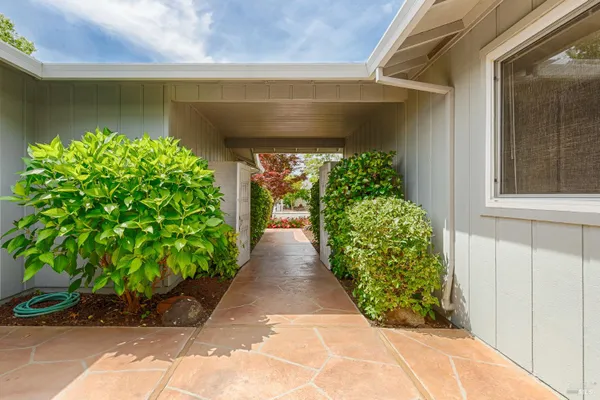 Property Slideshow image 3 of 67 | 266 mountain vista ln, Santa Rosa, CA, 95409
